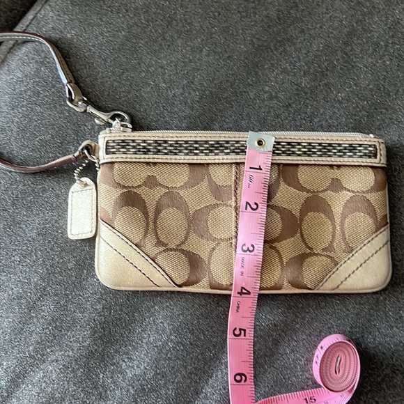 Coach wristlet - Picture 8 of 8